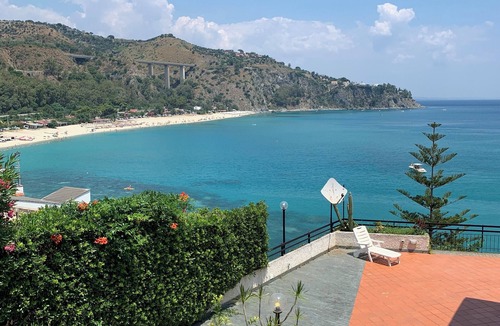 Caminia Villa | Villa Azure – with panoramic terrace and direct access to the sea