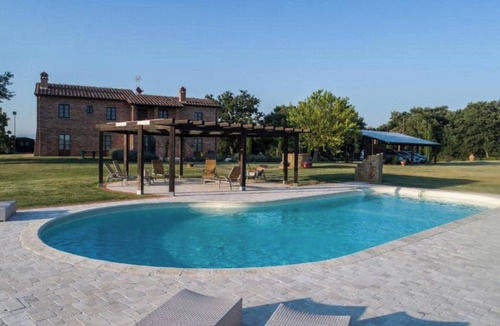 Marciano della Chiana Villa | Villa 'Boschi Salviati' with Private Pool, Whirpool, Wi-Fi and Air Conditioning