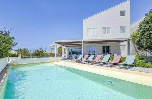 Ragusa Villa | Villa Brezza Marina by Villa Plus