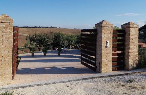 Loreto Villa | Villa Ceresà with pool 1.5 km from the sea x 14 people
