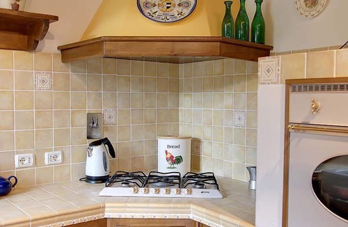 Licciana Nardi Villa | VILLA CLOTILDE 8 Pax, country side with pool, WI-FI, BBQ, near to Cinque Terre