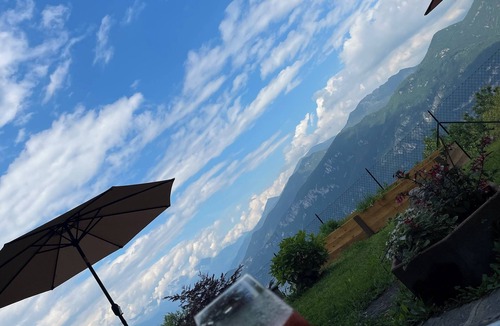 Civenna Bed & Breakfast | Villa D'ALBA with spectacular views of the mountains and Lake Como QUEEN SUITE