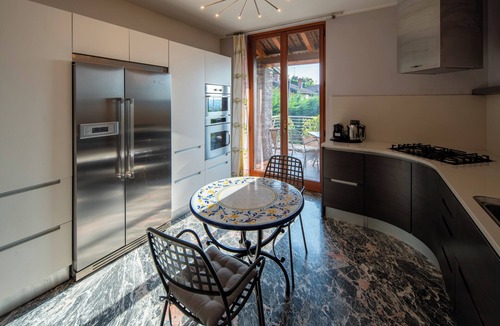 Alba Apartment | Villa D'Autore - Three Bedroom Apartment, Sleeps 6