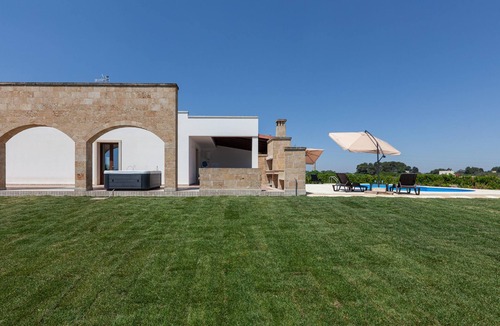 Sogliano Cavour Villa | Villa Dei Re With Pool Sauna And Jacuzzi, Galatina, Italy