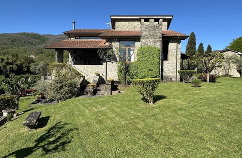 Groppoli Villa | Villa Delia 16 Pax with pools, BBQ, near restaurants, Cinque Terre, and Versilia
