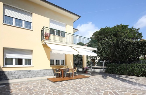 Deiva Marina Villa | Villa delle Ciliegie Orchidea apartment 2 minutes from Deiva beach