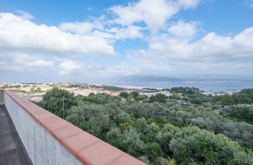 Faro Superiore Villa | Villa Emy with Sea View, Garden and Wi-Fi