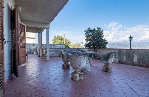 Faro Superiore Villa | Villa Emy with Sea View, Garden and Wi-Fi