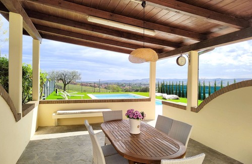 Mombaroccio Villa | Villa Francesca. Private Pool & Airco. 15 km from the beaches.