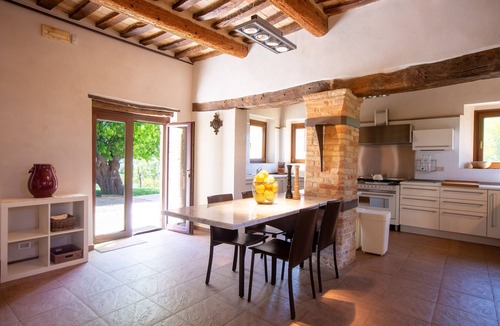 Bettolelle Villa | Villa 'Gelso' with Private Pool, Wi-Fi and Air Conditioning