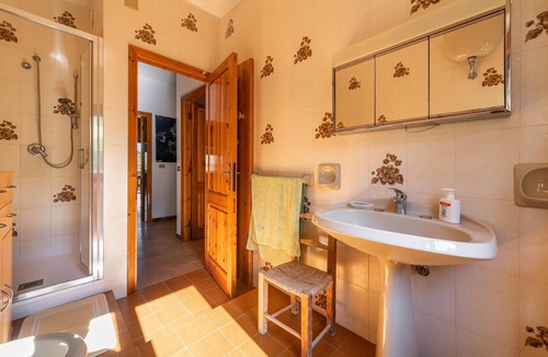 Maladroscia Villa | Villa Gina a due passi dal mare with Mountain Views, Garden & A/C