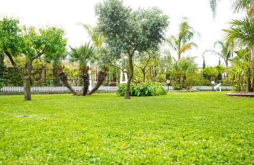 Crotone Villa | Villa Giulia Bed and Breakfast