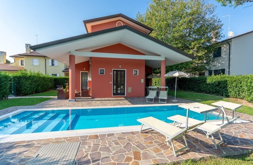 Isola Albarella Villa | Villa in Albarella with Private Pool & Beach