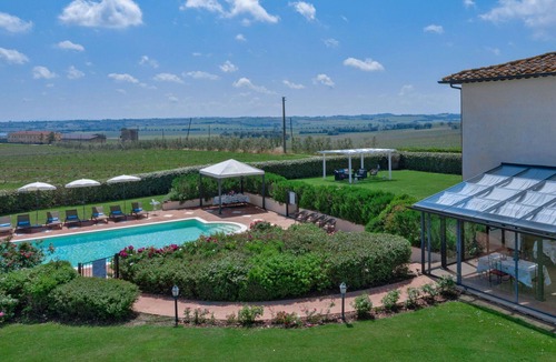 Le Piazze Villa | Villa in Fattoria with 9 bedrooms sleeps 18