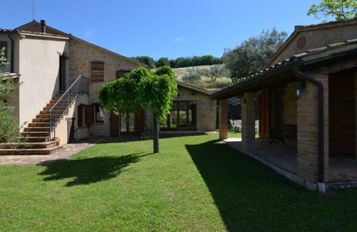 Gualdo Villa | Villa in Gualdo with 6 bedrooms sleeps 15