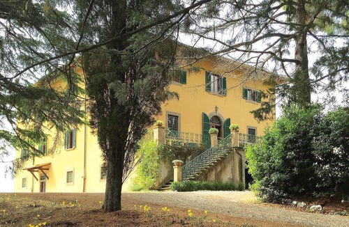 Pomarance Villa | Villa in Montegemoli with 7 bedrooms sleeps 13
