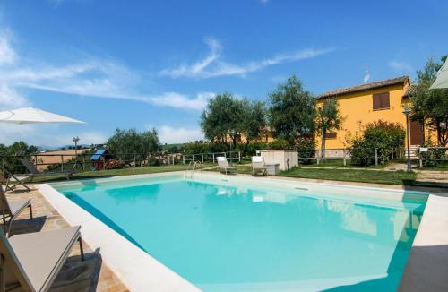 Ostra Vetere House | Villa in Ostra Vetere with Pool and Jacuzzis