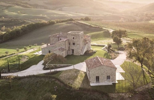 Radicondoli Villa | Villa in Radicondoli with 10 bedrooms sleeps 22