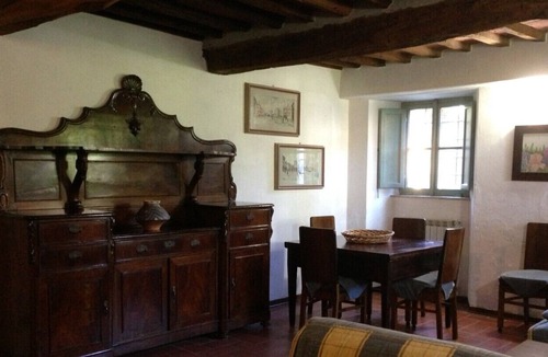 Querceta Apartment | VILLA IN TUSCANY BETWEEN SEA, MOUNTAINS, AND ART