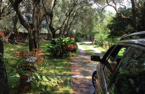 Querceta Apartment | VILLA IN TUSCANY BETWEEN SEA, MOUNTAINS, AND ART