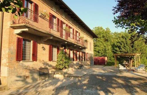Costigliole d'Asti Villa | Villa La Mura - Luxury Pool by the Vineyard