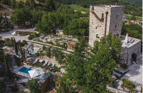 Montefortino Villa | Villa la Rocca by Mmega