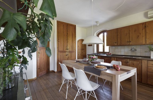 Todi Villa | Villa L’Arco.Luxury Air-Conditioned.Pool with Whirlpool area.Wi-Fi.Near Tuscany