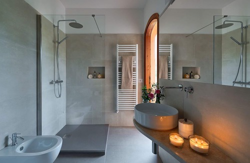 Todi Villa | Villa L’Arco.Luxury Air-Conditioned.Pool with Whirlpool area.Wi-Fi.Near Tuscany