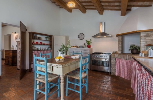 Fratte Rosa Villa | Villa Larissa 11 - Five Bedroom Villa, Sleeps 11