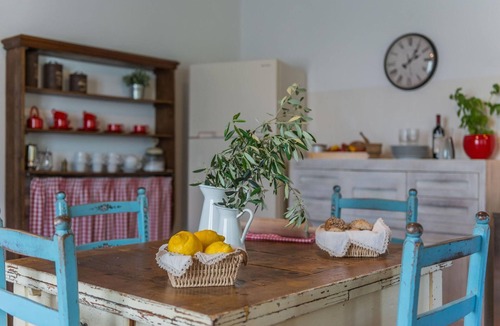 Fratte Rosa Villa | Villa Larissa 11 - Five Bedroom Villa, Sleeps 11