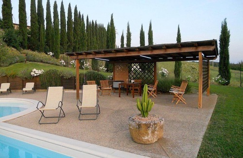 Poggibonsi Villa | Villa Lionella Grande: A splendid three-story villa surrounded by meadows and by green hills, with Free WI-FI.
