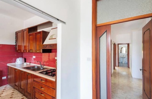Minturno Villa | Villa 'Lucia' with Shared Terrace and Wi-Fi