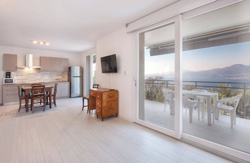 Albisano Apartment | Villa Malù - APT Amalia - Pool and lake view