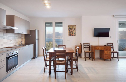 Albisano Apartment | Villa Malù - APT Amalia - Pool and lake view