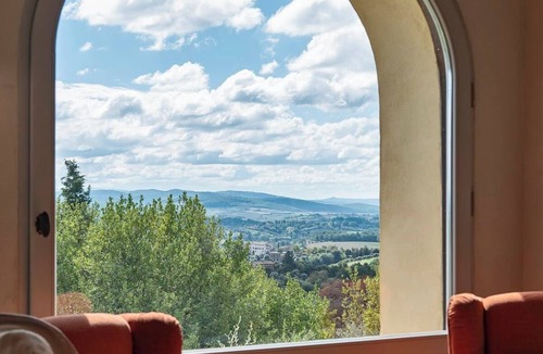 Siena Villa | Villa Mami: A Tuscan Retreat of Elegance and Charm