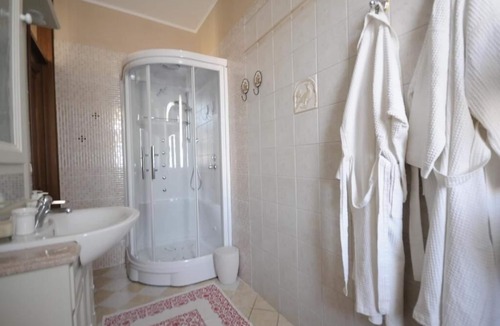 Pavia Bed & Breakfast | Villa Marisa bed breakfast and books