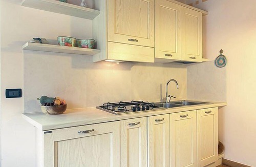 Miane House | Villa Marsica B: A welcoming apartment immersed in a splendid landscape, in the heart of a wonderful little town, with Free WI-FI.