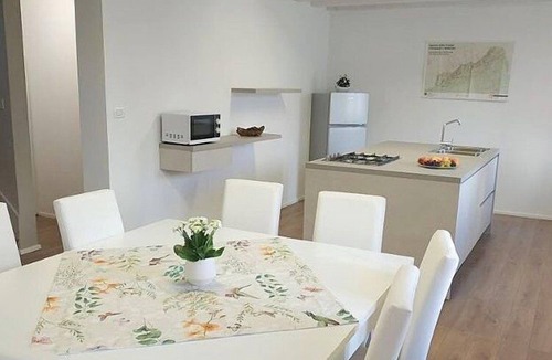 Miane House | Villa Marsica E: A modern and graceful two-story apartment immersed in a splendid landscape, in the heart of a wonderful little town, with Free WI-FI.