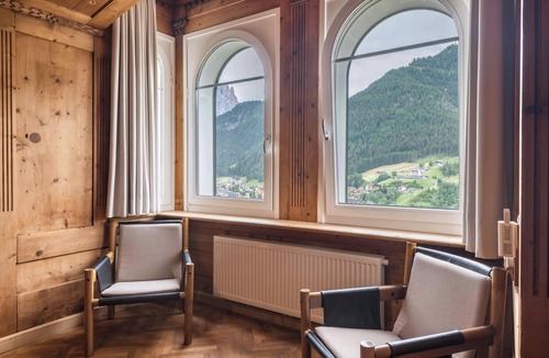 Ortisei Villa | Villa Martiner Apartments Emilia with Mountain View, Terrace & Wi-Fi