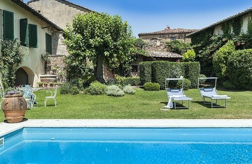Montalcinello Villa | Villa Montalcinello in Siena, private pool