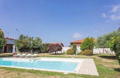 Divignano House | Villa near Milan with swimming pool