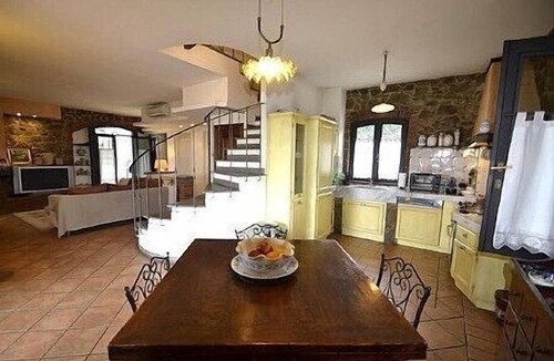 Vinci Villa | Villa Pagliara: A characteristic and welcoming three-story villa in the characteristic style of the Tuscan countryside, with Free WI-FI.
