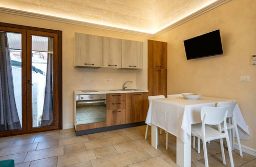 Lizzano Villa | Villa 'Palma 1' with Private Garden, Wi-Fi and Air Conditioning
