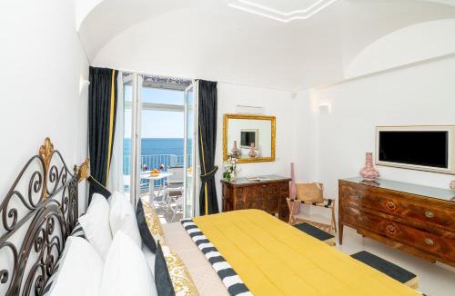 Arienzo House | Villa Pietra Santa