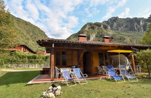 Vesta House | Villa Pineta by Interhome