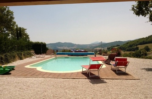 Fossombrone Villa | Villa private pool and jacuzzi in panoramic position for up to 3-4 guests.