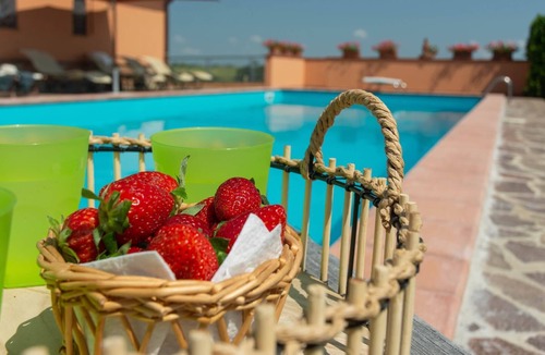 Castiglione del Lago Villa | Villa Serena, private villa with pool