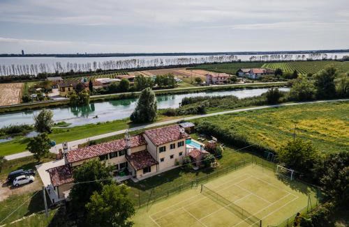 Ca' Pirami Villa | Villa Tania