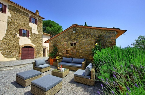 Agello Villa | Villa Uccellaia - Country Villa Rental with swimming pool in Umbria