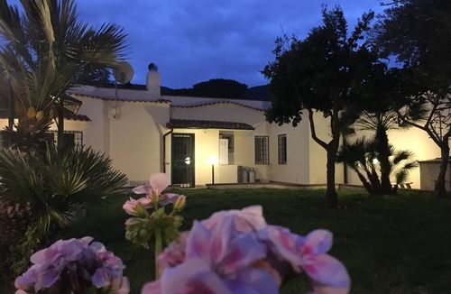 San Felice Circeo Villa | Villa Vera: Charming villa with large garden